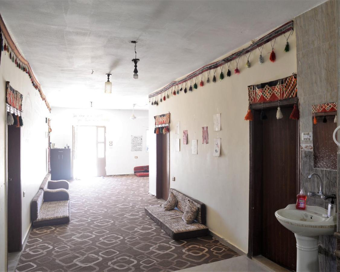 Happy Bedouin House Petra Bed & Breakfast Al Hayy Exterior photo