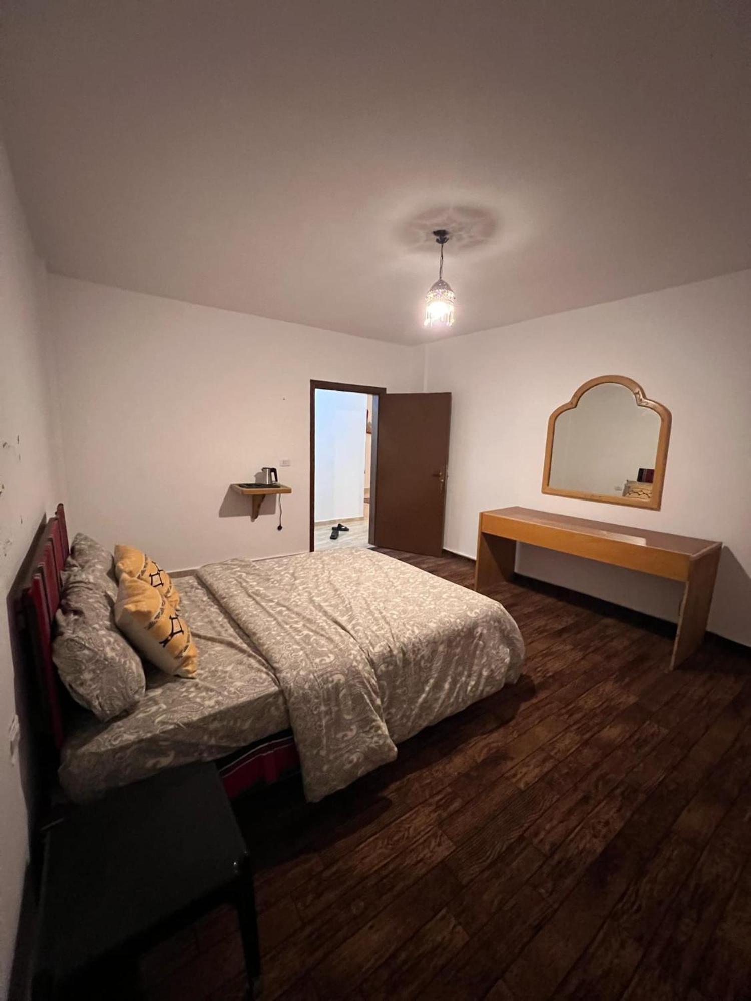 Happy Bedouin House Petra Bed & Breakfast Al Hayy Exterior photo