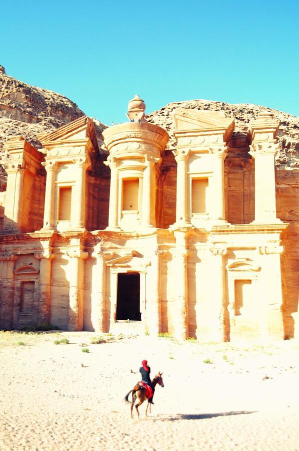 Happy Bedouin House Petra Bed & Breakfast Al Hayy Exterior photo